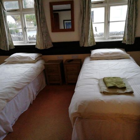 The Royal Oak Hotel Kington  Buitenkant foto