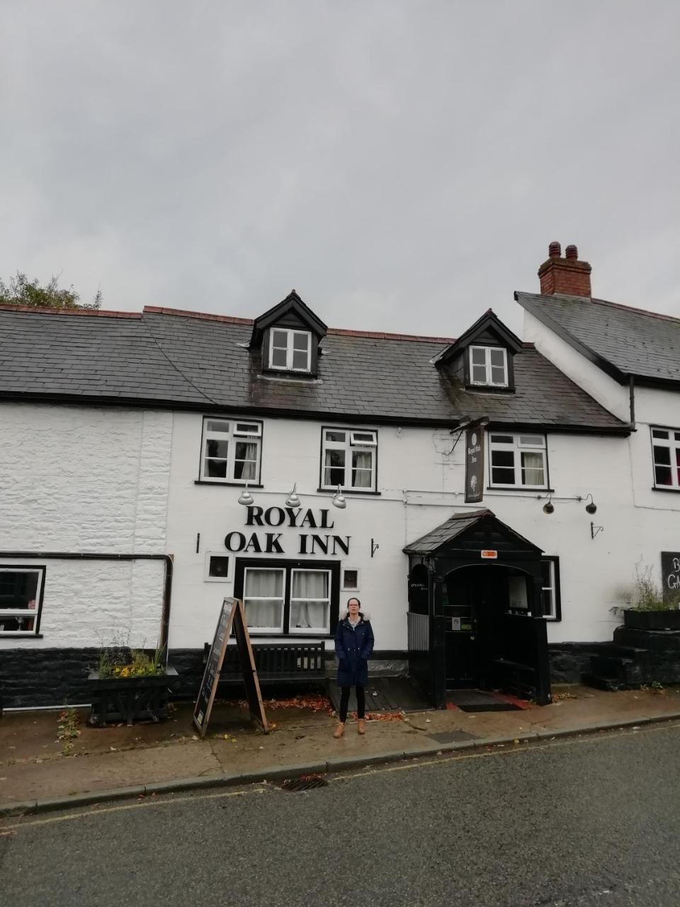 The Royal Oak Hotel Kington  Buitenkant foto