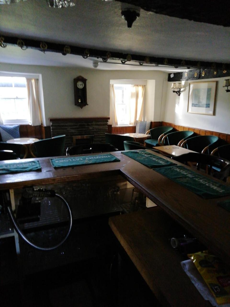 The Royal Oak Hotel Kington  Buitenkant foto